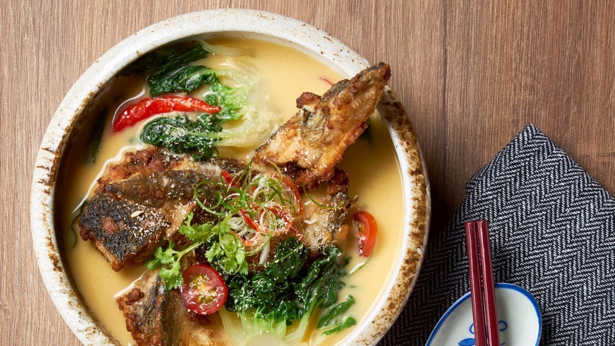 炸三文鱼头/肚拌咸蛋汤 – - 食谱 炸三文鱼头/肚拌咸蛋汤 – - 食谱