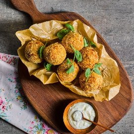 Crabmeat Croquette with Aioli Dip
