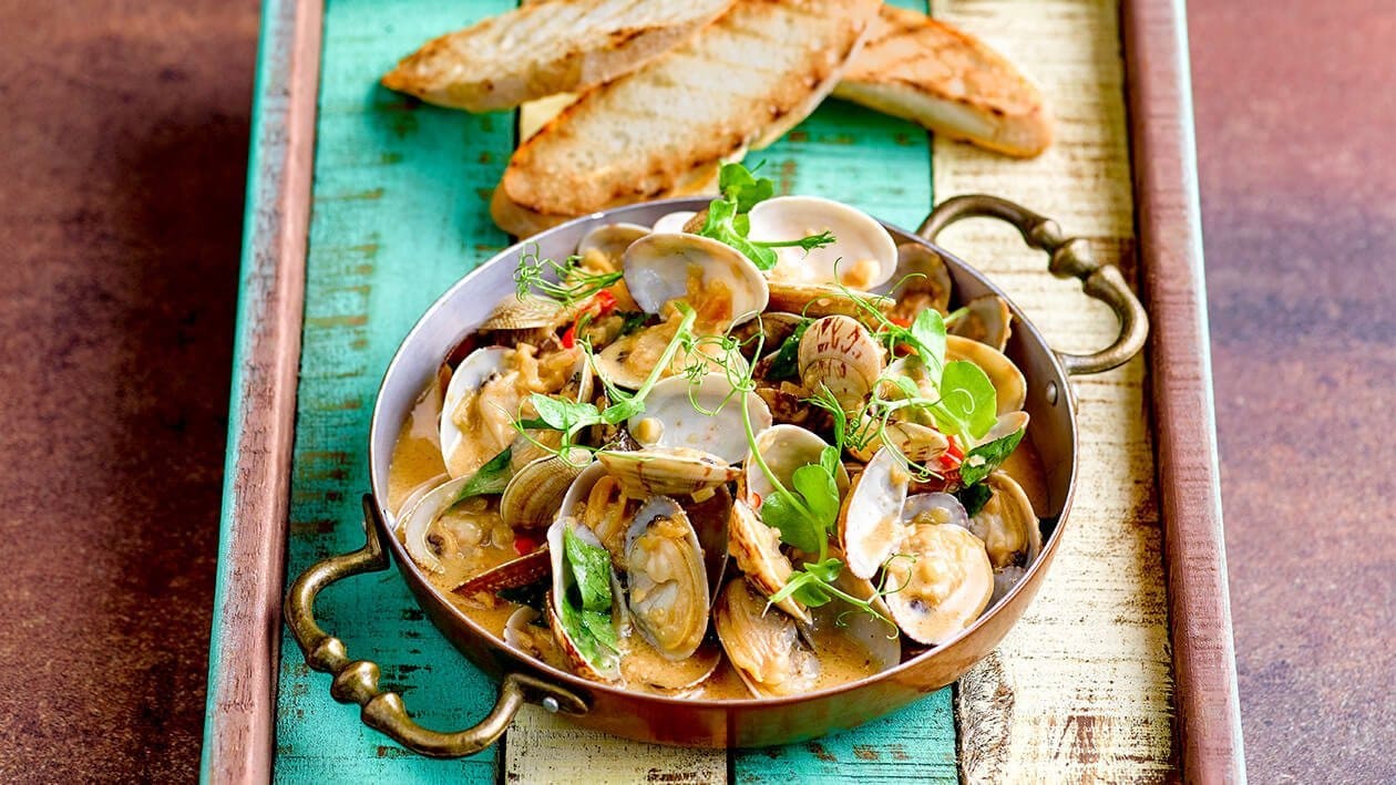 Sauteed Little Neck Clam with Tamarind Cream Sauce – - Recipe