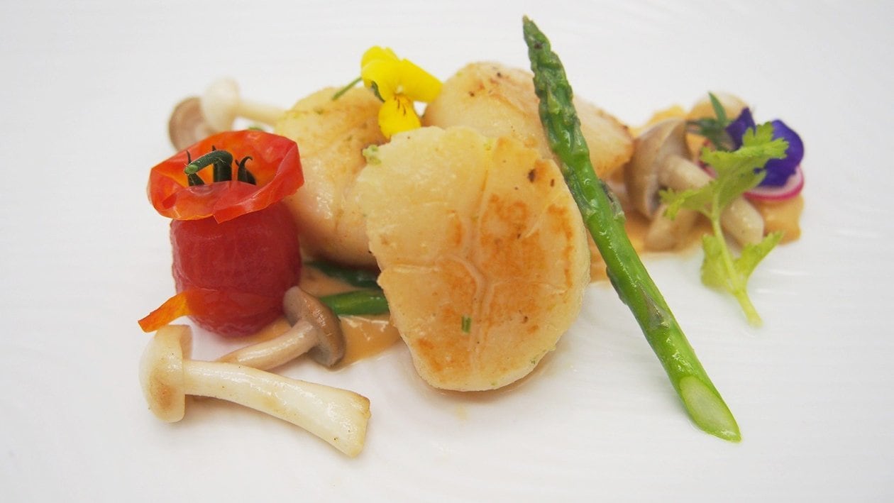 Pan-seared Scallop with Golden Salted Egg Sauce – - Recipe