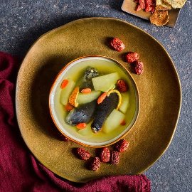 Snow Pear with Black Chicken Broth