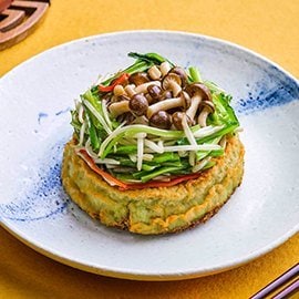 Wheatgrass Tofu with Royale Chives, Beansprout & Shimeji Mushroom