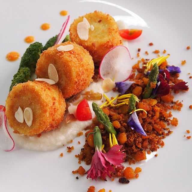 The Art of Garnishing Your Plates