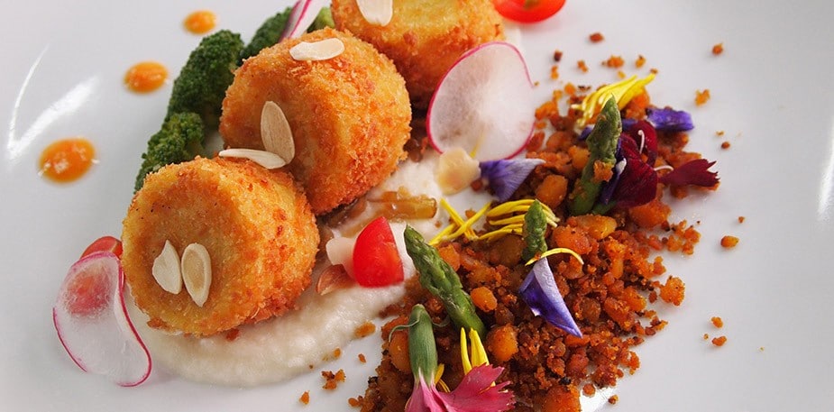 The Art of Garnishing Your Plates