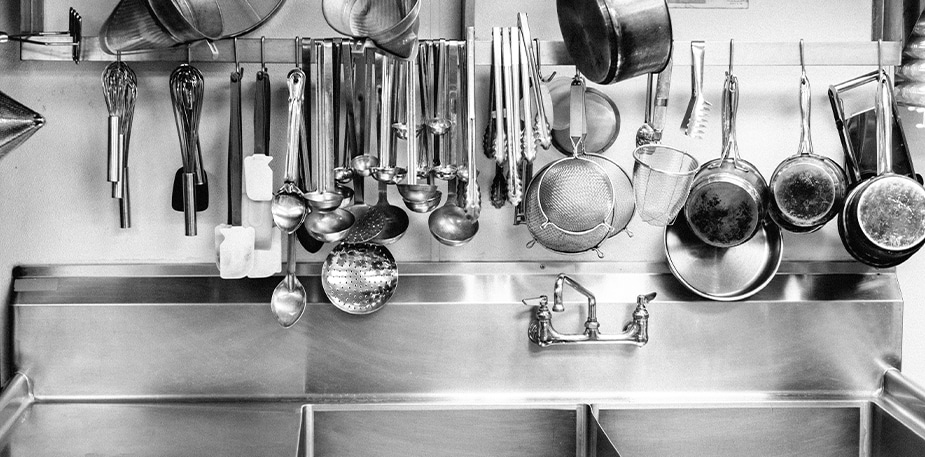 Kitchen Organisation in Restaurants