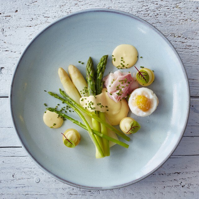 Asparagus à la Flamande