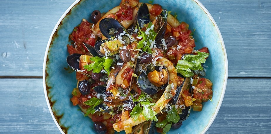 Pasta with Mussels, Tomato and Olives