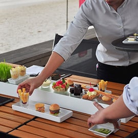 推出主题式自助餐