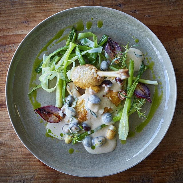 葱油鸡配奶油蘑菇酱